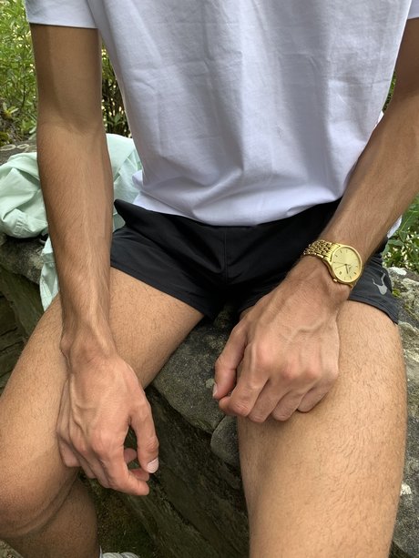 Naakte gelekte OnlyFans-foto van Luc