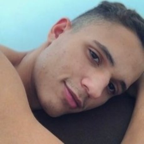 Naakte gelekte OnlyFans-foto van Dutra