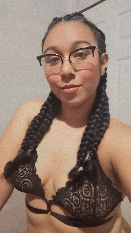 Naakte gelekte OnlyFans-foto van Luna28