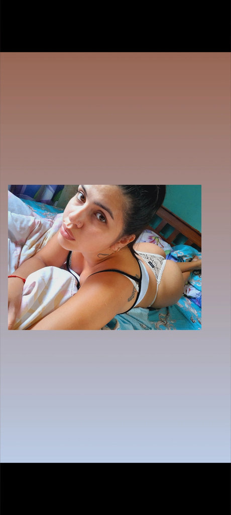 Naakte gelekte OnlyFans-foto van Beln