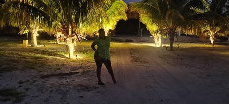 Naakte gelekte OnlyFans-foto van Lucifer97