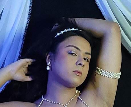 Naakte gelekte OnlyFans-foto van Marilyn Magdalene