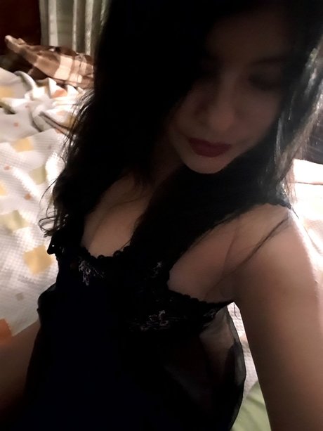 Naakte gelekte OnlyFans-foto van Luna Lunera