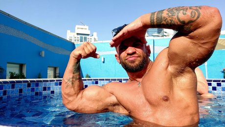 Naakte gelekte OnlyFans-foto van Marcos