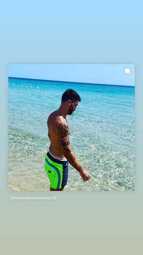 Naakte gelekte OnlyFans-foto van Manuel Costantino