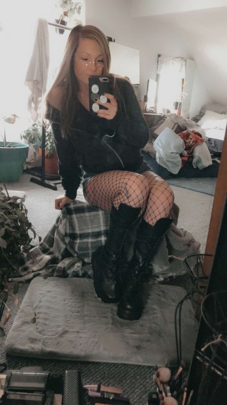 Naakte gelekte OnlyFans-foto van Mander