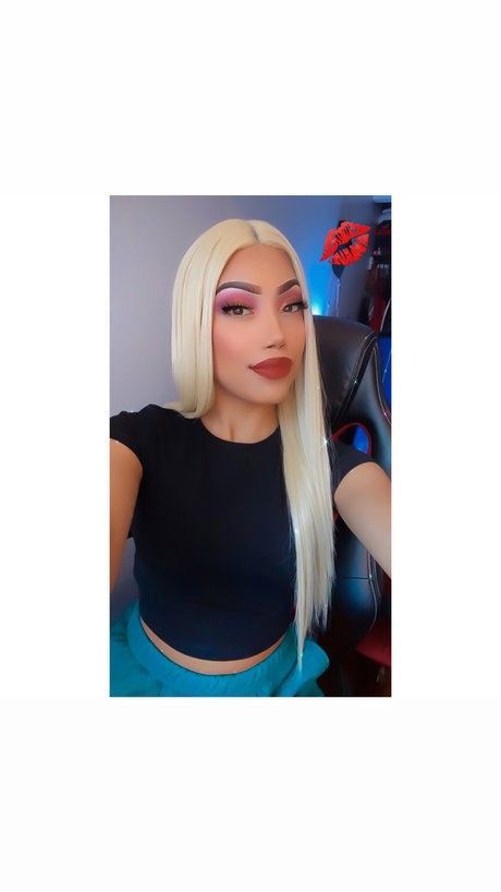 Naakte gelekte OnlyFans-foto van Mamiies