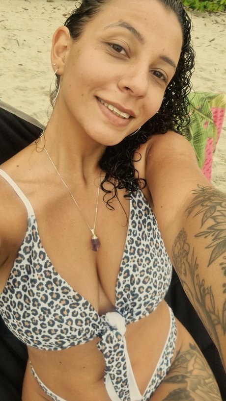 Naakte gelekte OnlyFans-foto van Maluca Porra Loca