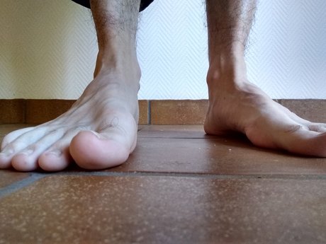 Naakte gelekte OnlyFans-foto van Mens Feet