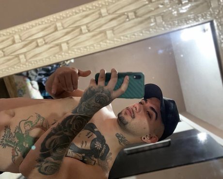 Naakte gelekte OnlyFans-foto van Jeferson Malaguti