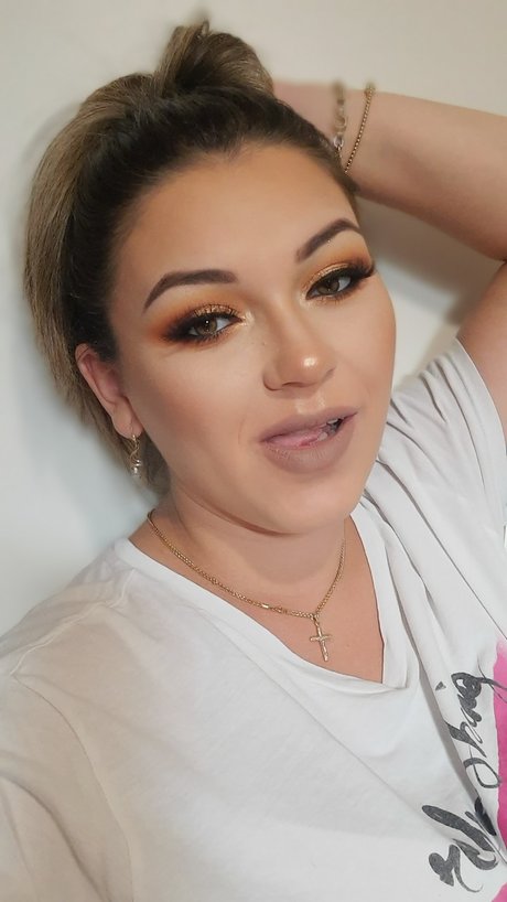 Naakte gelekte OnlyFans-foto van Alina