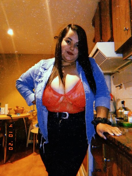 Naakte gelekte OnlyFans-foto van Maguii