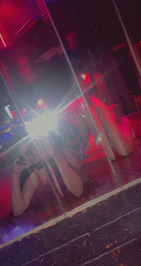 Naakte gelekte OnlyFans-foto van Magik