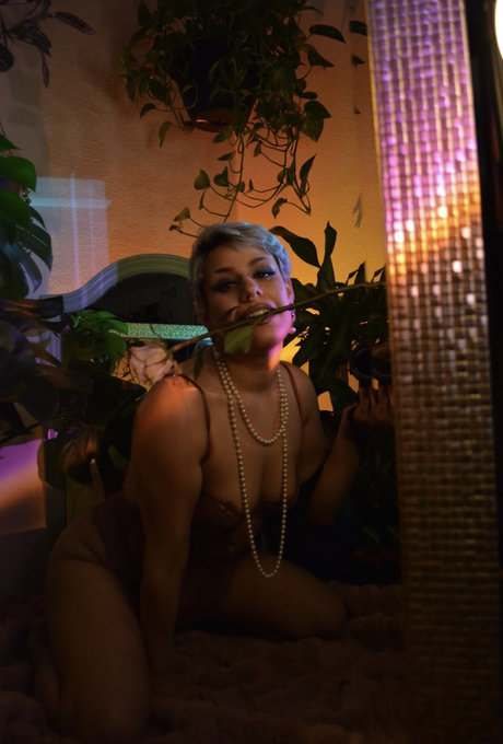 Naakte gelekte OnlyFans-foto van Madison