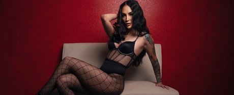 Naakte gelekte OnlyFans-foto van Megan Cocks 