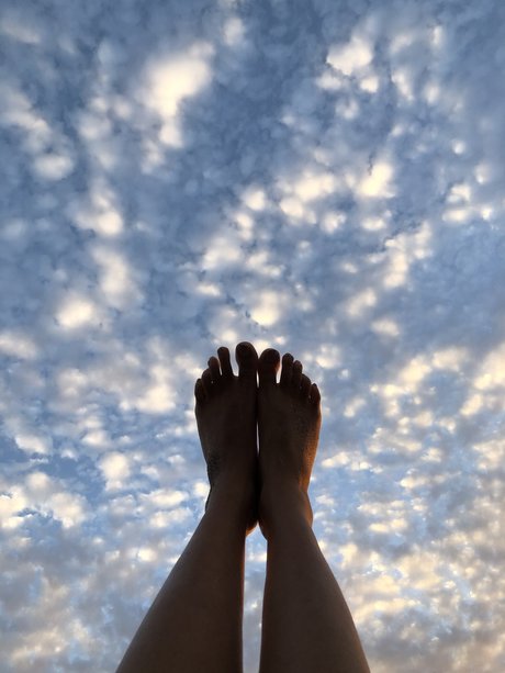 Naakte gelekte OnlyFans-foto van Have You Met My Feet Yet