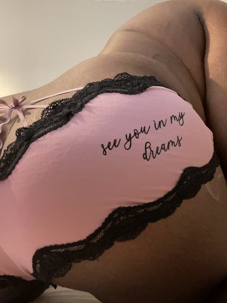 Naakte gelekte OnlyFans-foto van Maya 