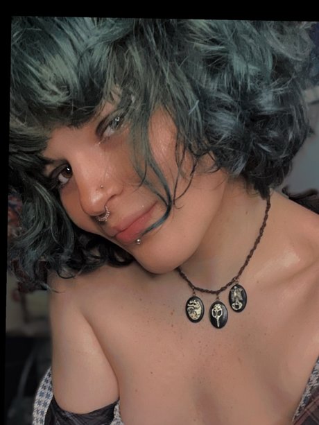 Naakte gelekte OnlyFans-foto van May