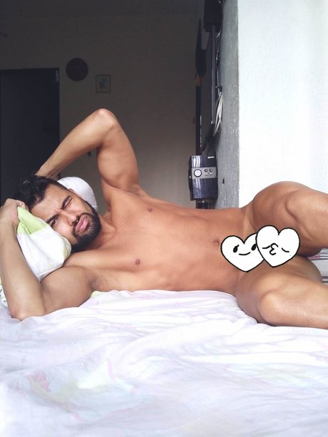 Naakte gelekte OnlyFans-foto van Max Bootyxxx