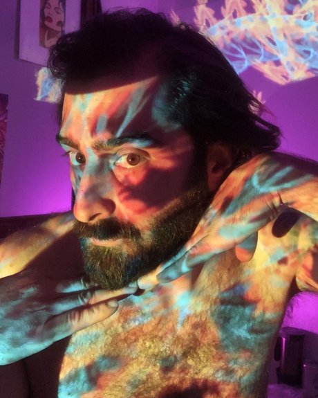 Naakte gelekte OnlyFans-foto van Matthew