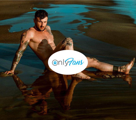 Naakte gelekte OnlyFans-foto van The King Of Boys