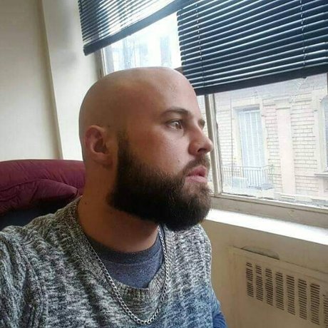 Naakte gelekte OnlyFans-foto van Matas Rascon