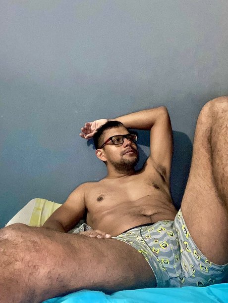 Naakte gelekte OnlyFans-foto van Masturmania 