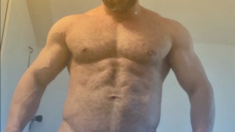 Naakte gelekte OnlyFans-foto van Christian Stark  Top 18