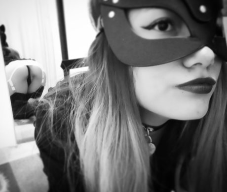 Naakte gelekte OnlyFans-foto van Pervert Mary Janes