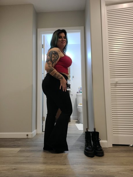 Naakte gelekte OnlyFans-foto van Maryjai