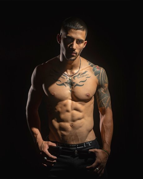 Naakte gelekte OnlyFans-foto van Mistik Mars