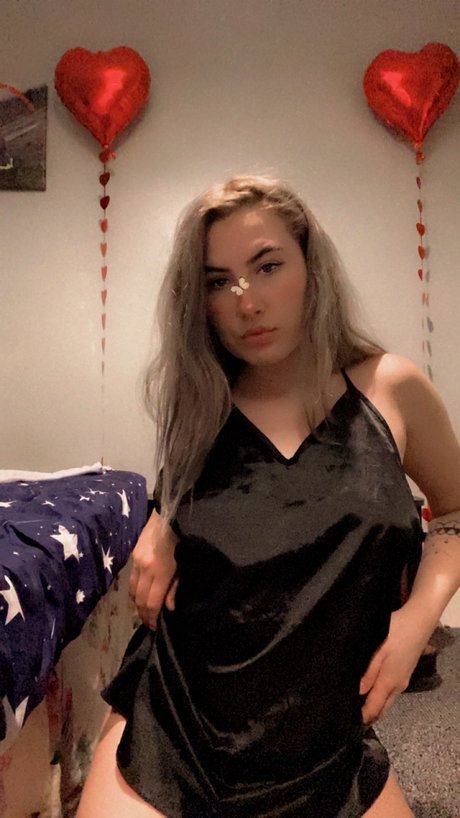 Naakte gelekte OnlyFans-foto van   