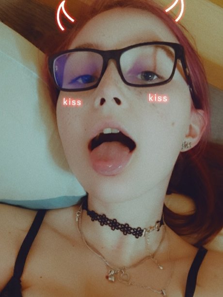 Naakte gelekte OnlyFans-foto van Minabunny