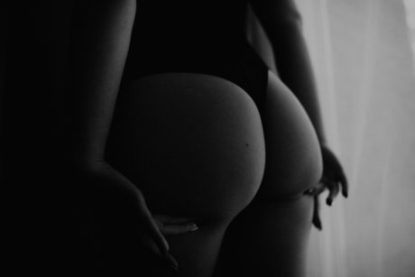 Naakte gelekte OnlyFans-foto van Mila Grace