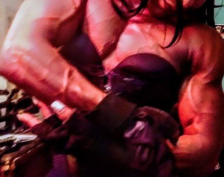 Naakte gelekte OnlyFans-foto van Mightyenchantress