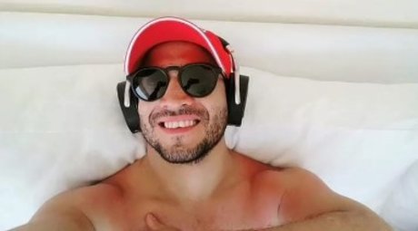 Naakte gelekte OnlyFans-foto van Mickey Santana Oficial