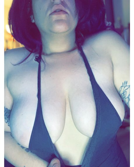 Naakte gelekte OnlyFans-foto van Michele