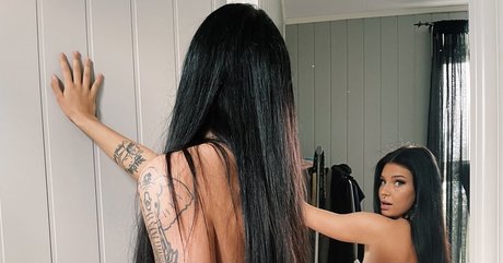 Naakte gelekte OnlyFans-foto van Michelle
