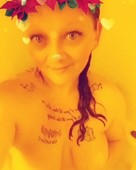 Naakte gelekte OnlyFans-foto van Miaya