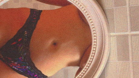 Naakte gelekte OnlyFans-foto van Jo
