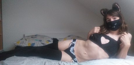 Naakte gelekte OnlyFans-foto van Camille Kaze