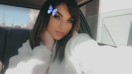Naakte gelekte OnlyFans-foto van Miaacamillaa