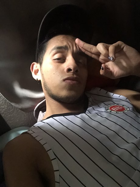 Naakte gelekte OnlyFans-foto van Roberto Medina