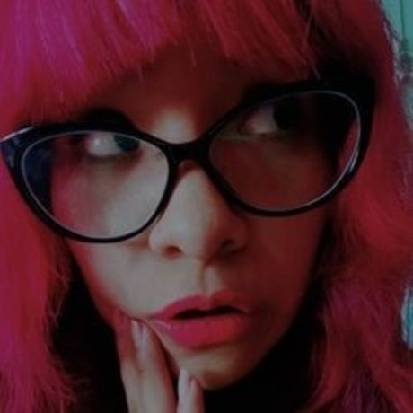 Naakte gelekte OnlyFans-foto van Purple Witch