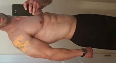 Naakte gelekte OnlyFans-foto van Moongasm