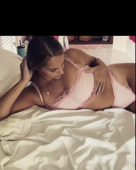 Naakte gelekte OnlyFans-foto van Molly