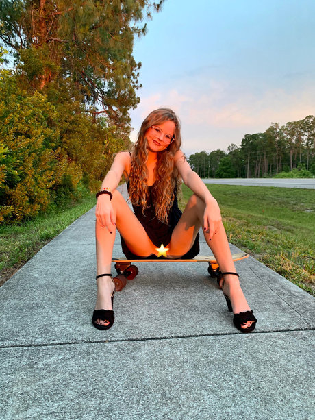 Naakte gelekte OnlyFans-foto van Mollys Free Page
