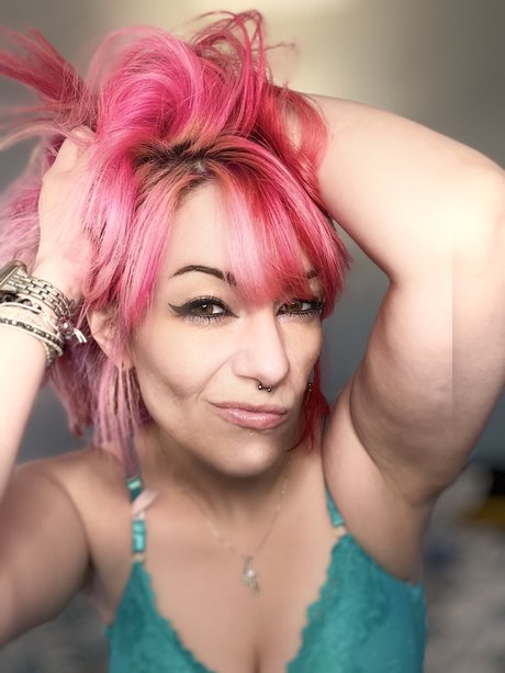 Naakte gelekte OnlyFans-foto van Mollie Sue