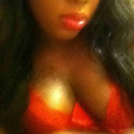 Naakte gelekte OnlyFans-foto van Mistress Fantasy