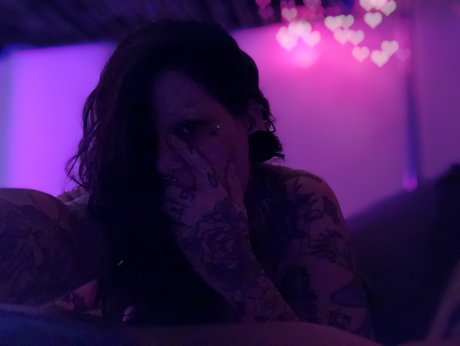 Naakte gelekte OnlyFans-foto van Miss Sinner